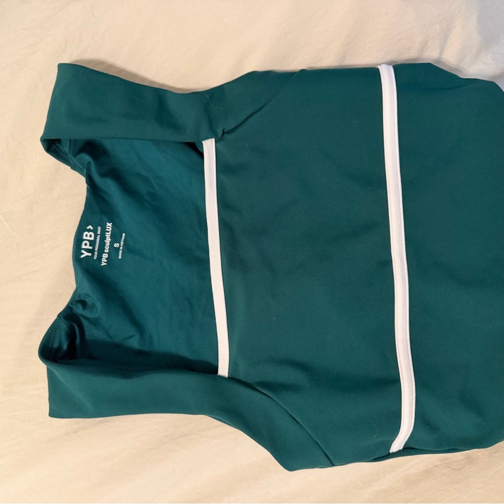 Abercrombie & Fitch YPB workout set
